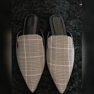 Forever 21 b&w mules